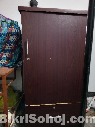 পারটেক্সের আলমারি